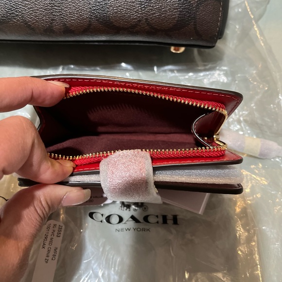 NWT COACH SIGNATURE SATCHEL BAG WITH WALLET - Picture 6 of 13